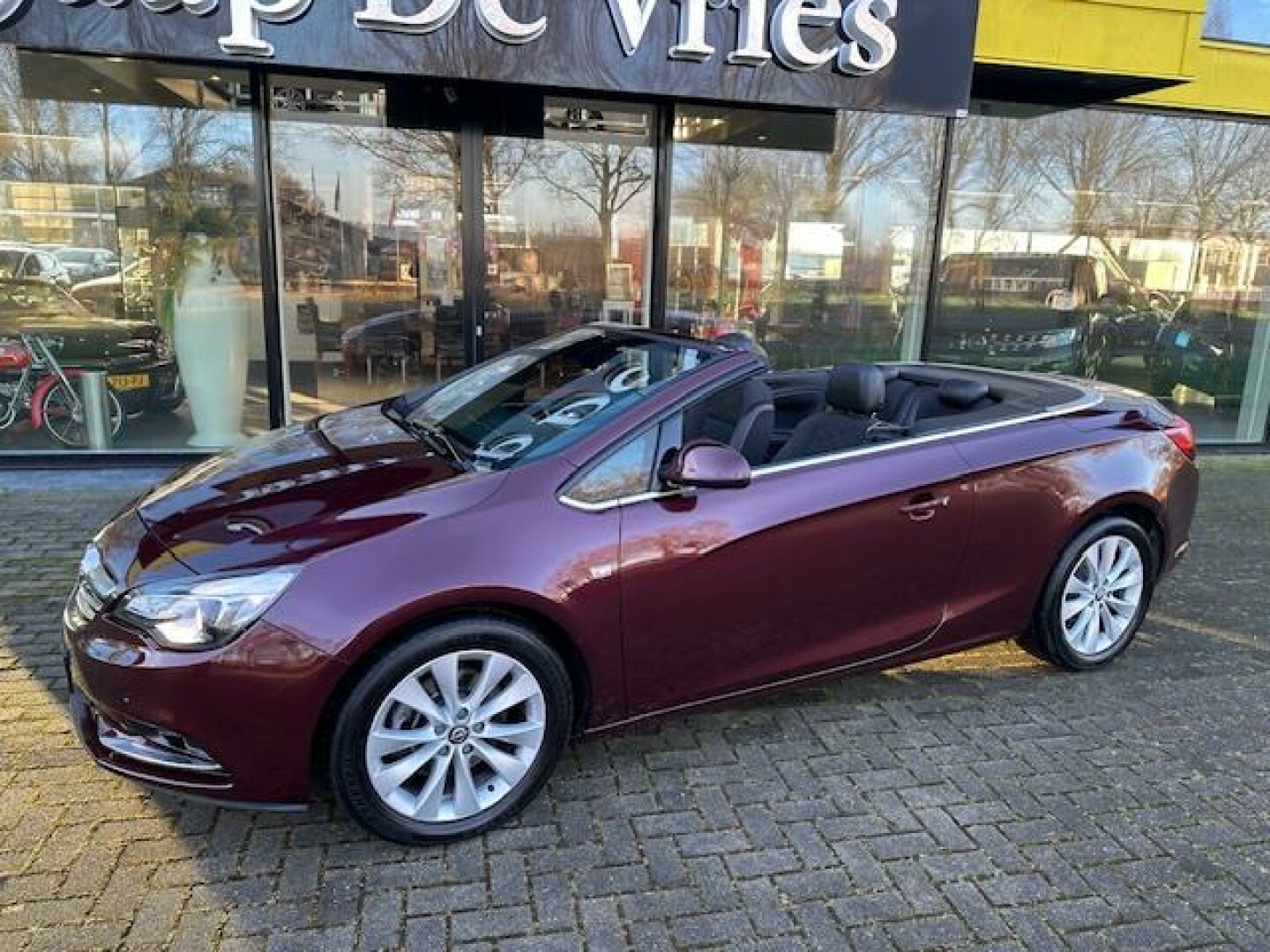 Opel-Cascada-5