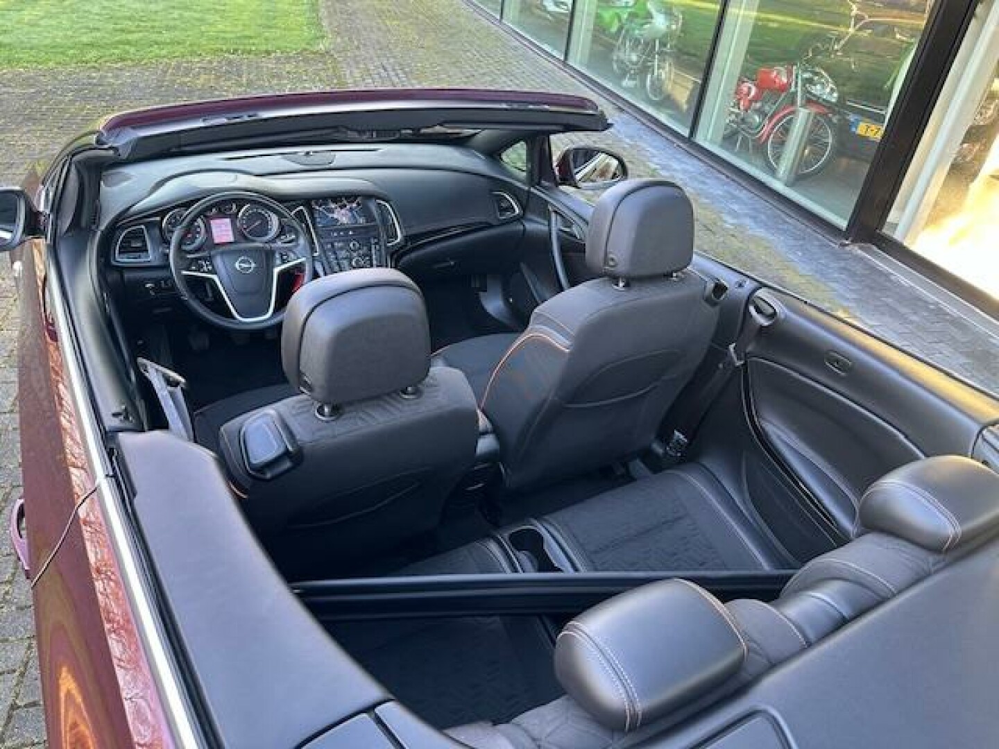 Opel-Cascada-6