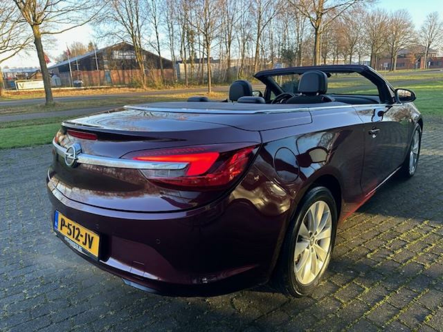 Opel-Cascada-7