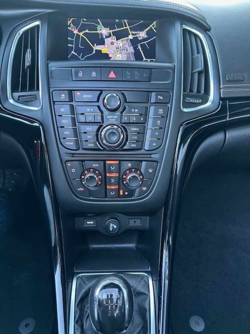 Opel-Cascada-8