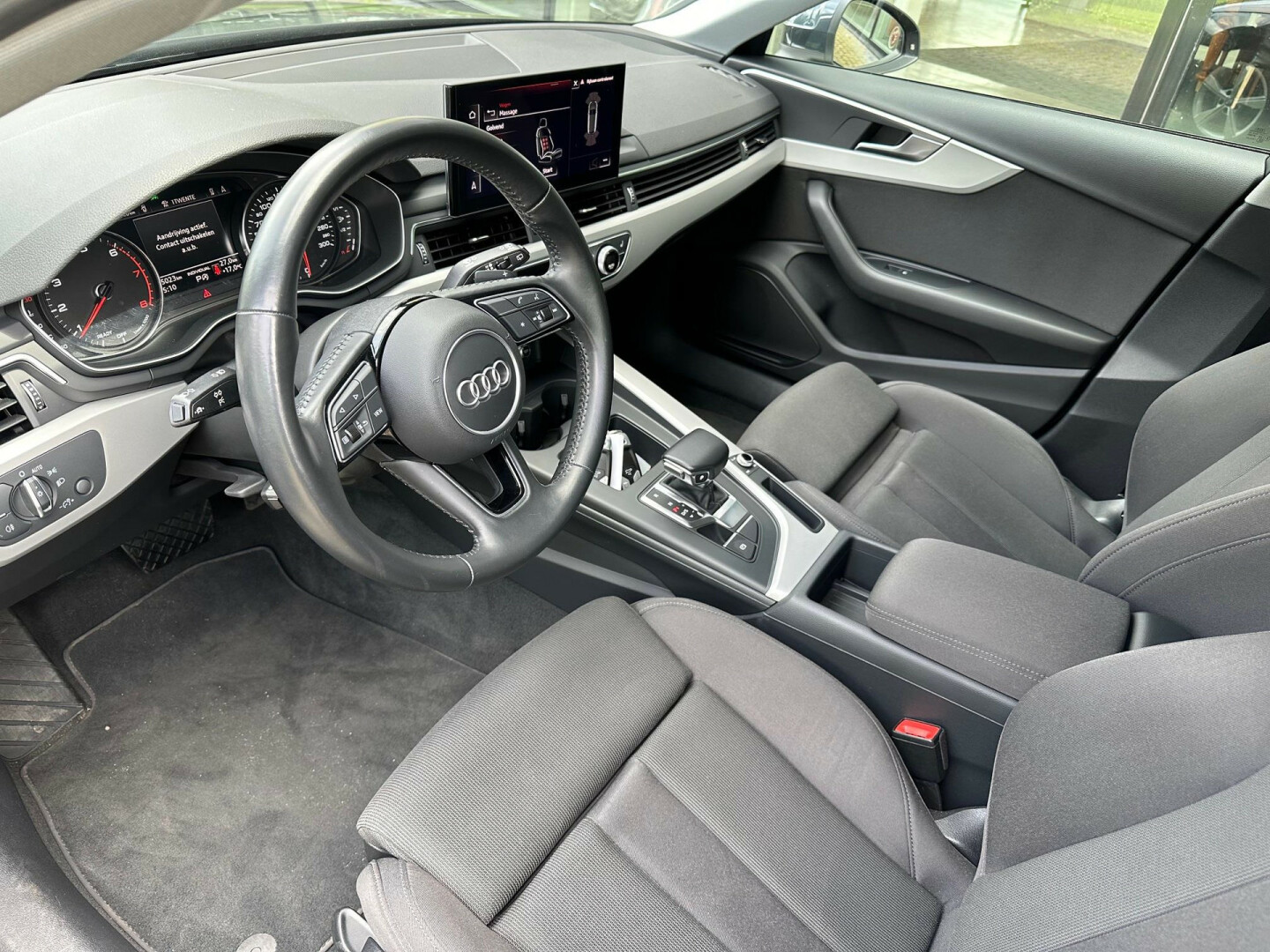 Audi-A4-3