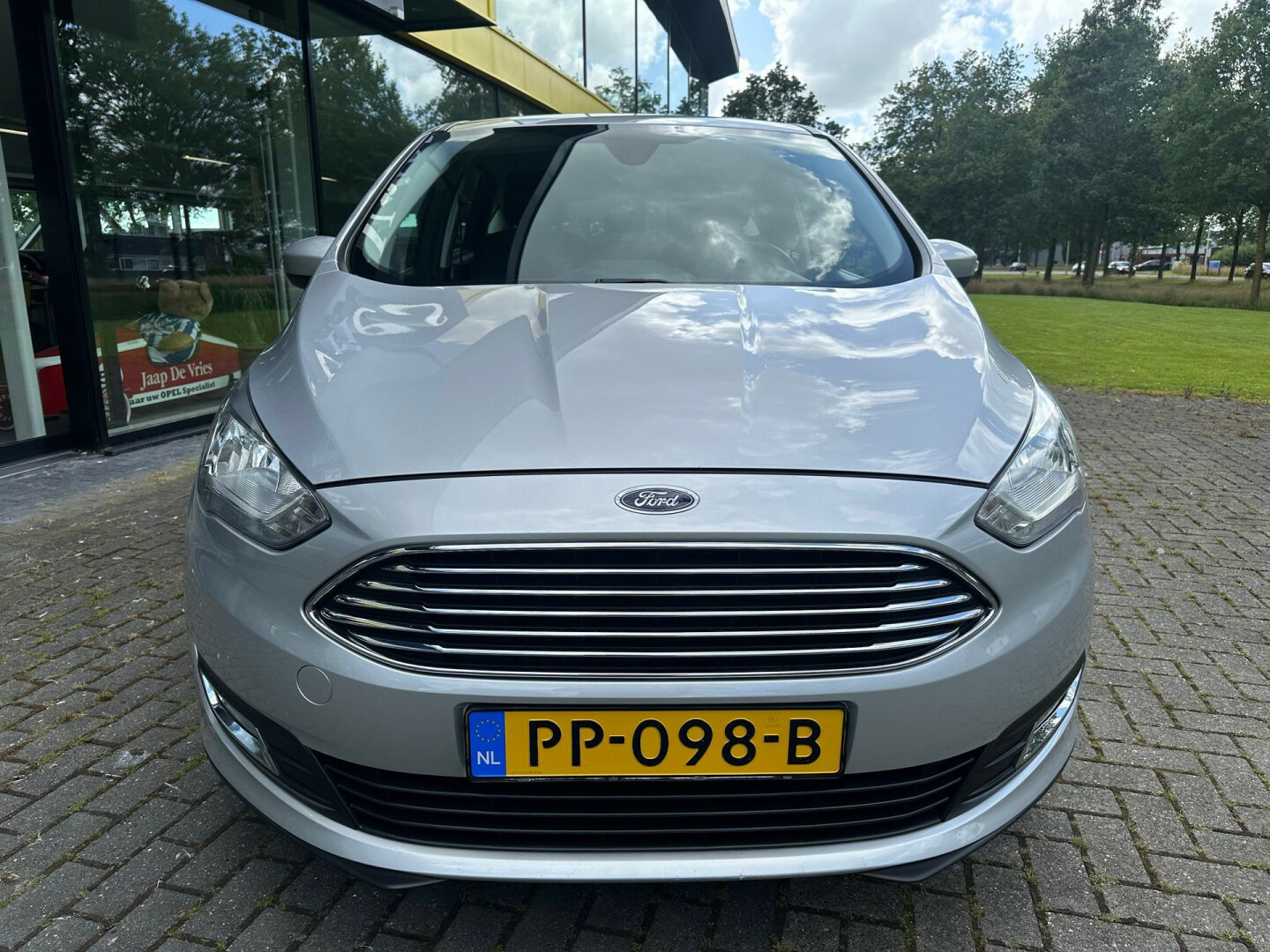 Ford-C-MAX-11