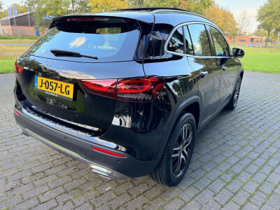 Mercedes-Benz-GLA-1