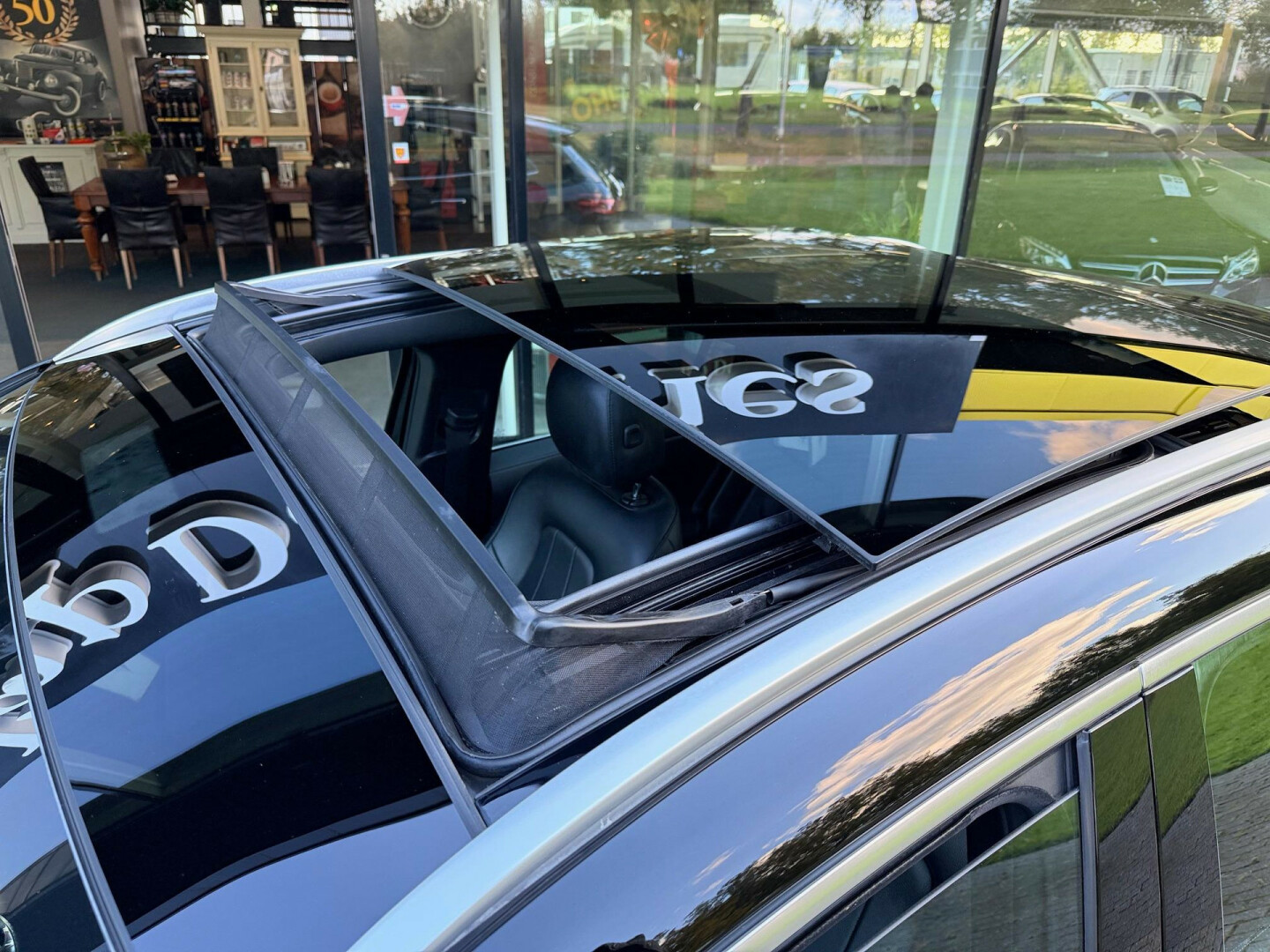 Mercedes-Benz-GLA-12
