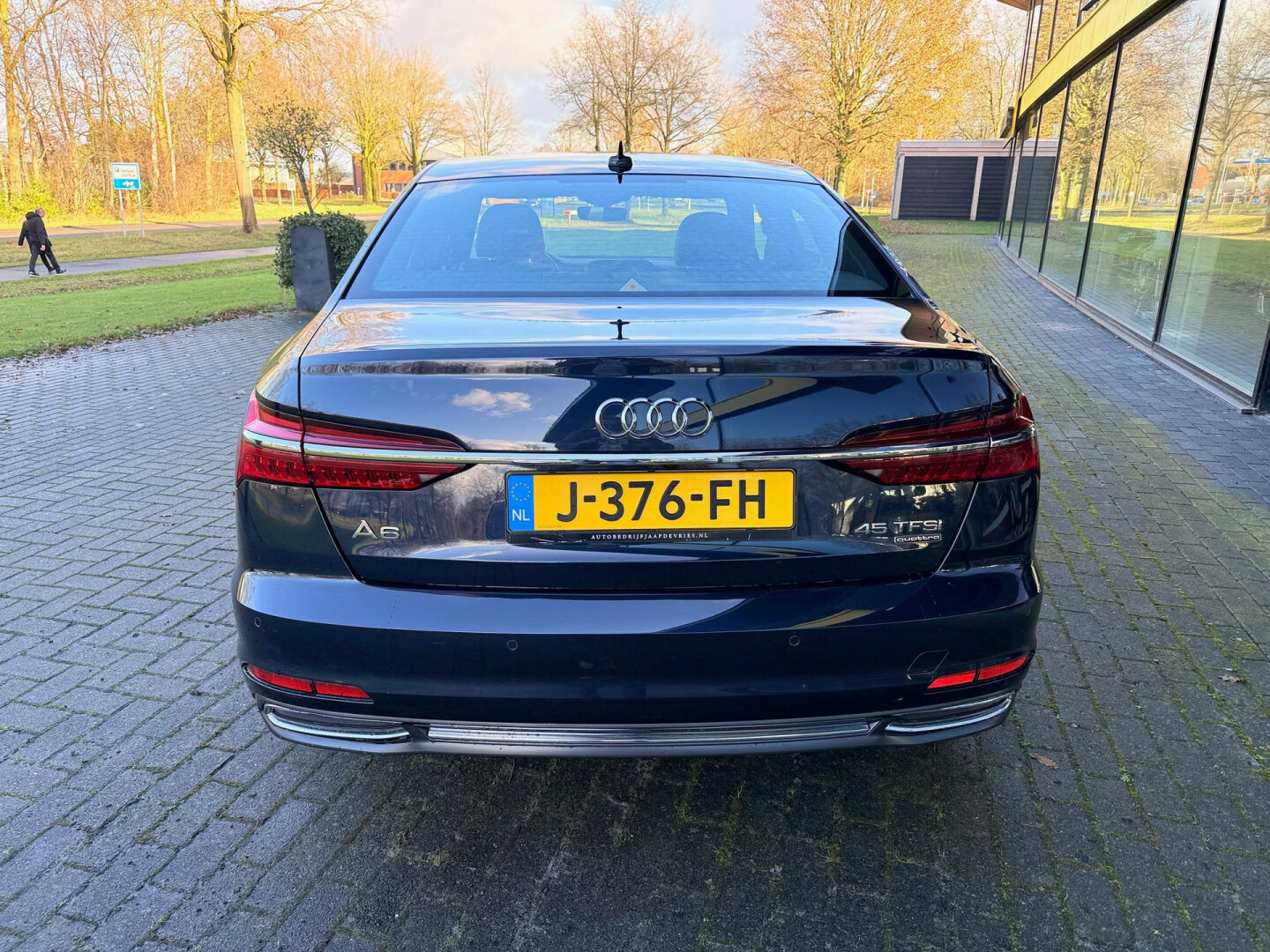 Audi-A6-11