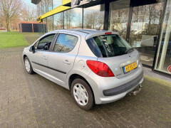 Peugeot-207-2