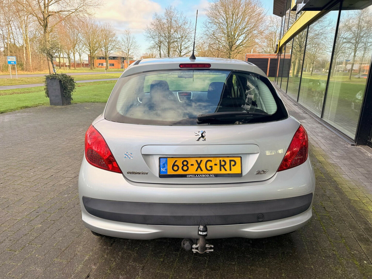 Peugeot-207-8