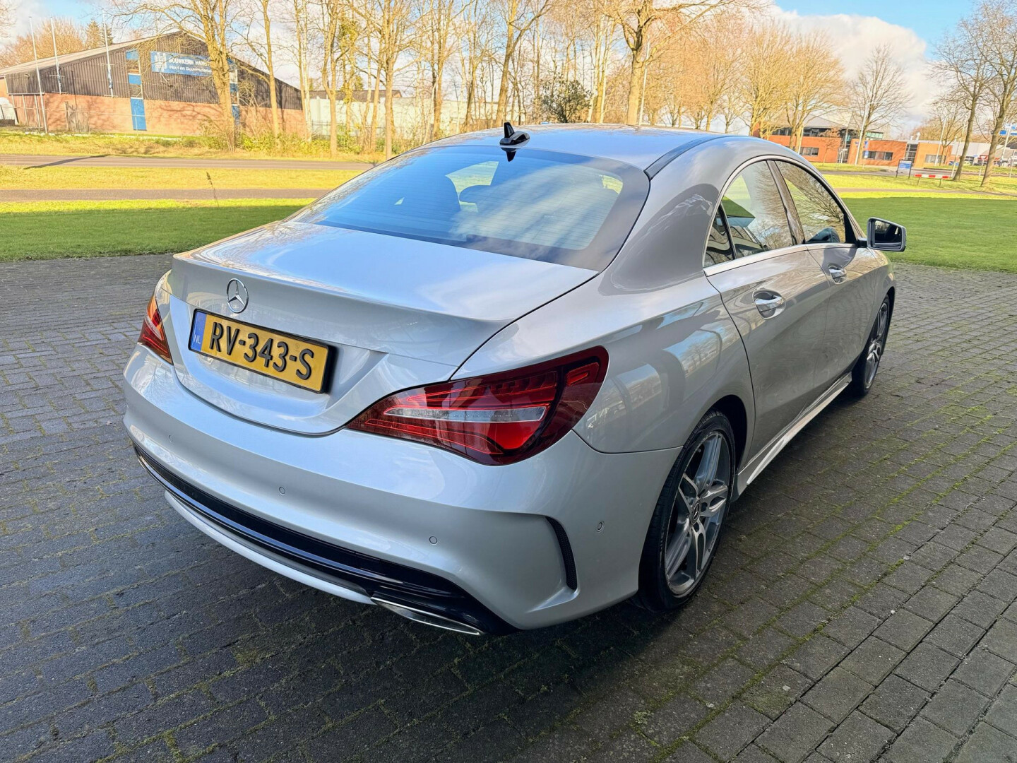 Mercedes-Benz-CLA-Klasse-12