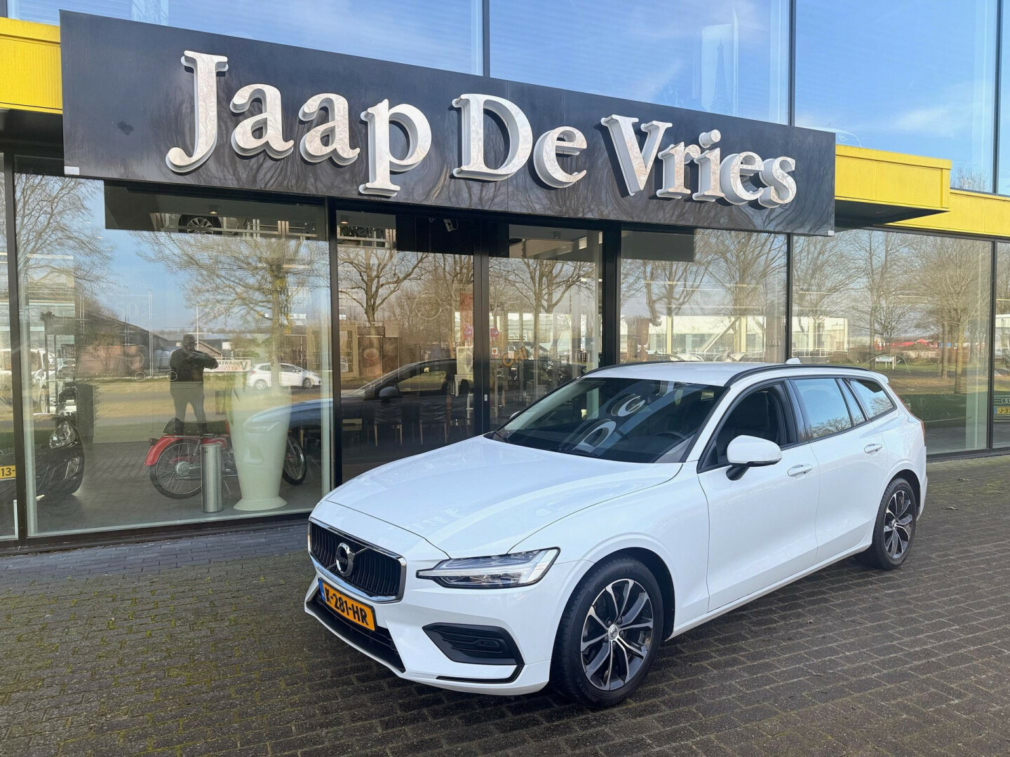 Volvo-V60-0