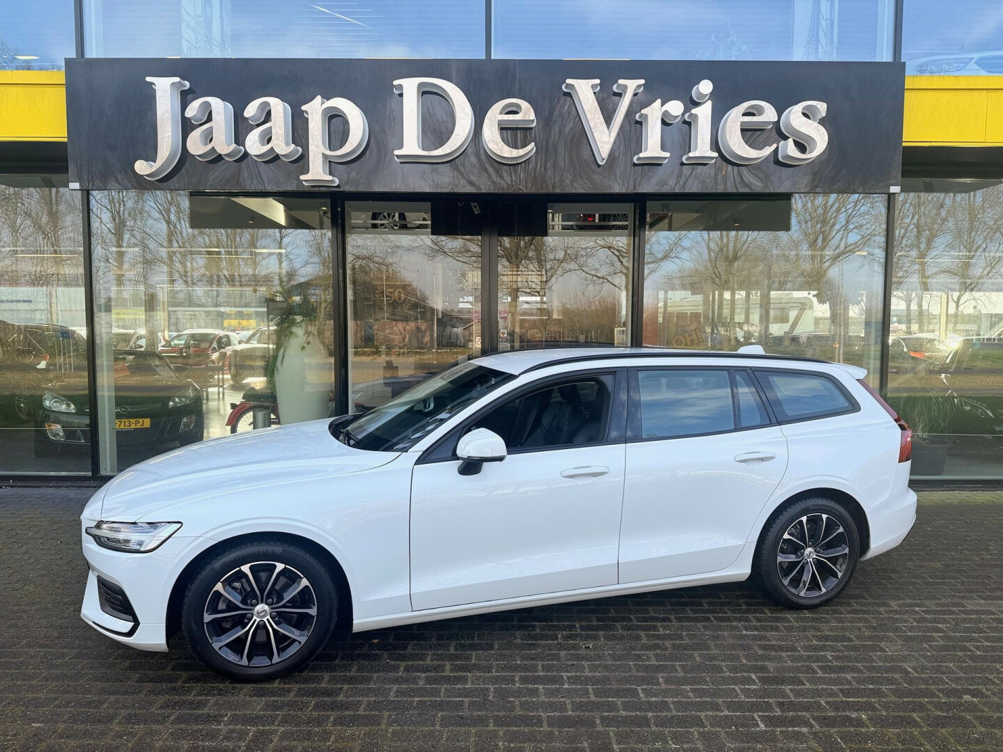 Volvo-V60-1