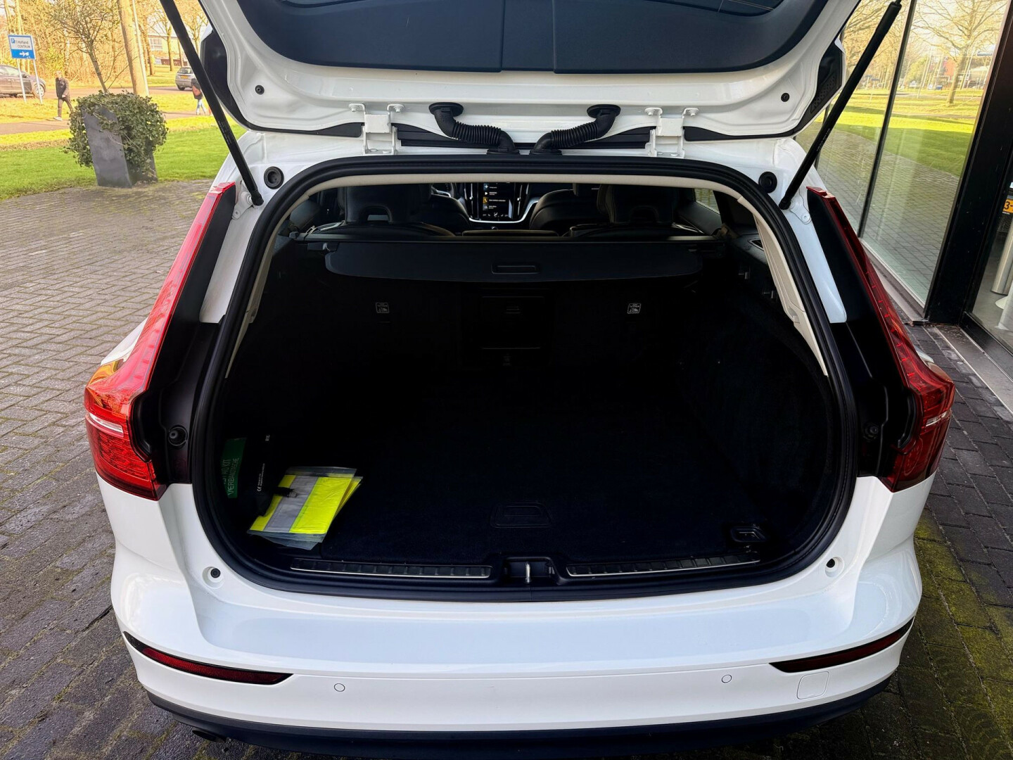 Volvo-V60-11