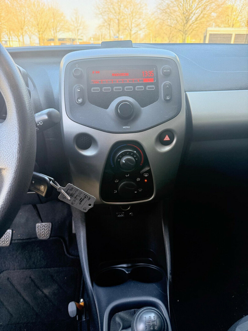 Peugeot-108-6