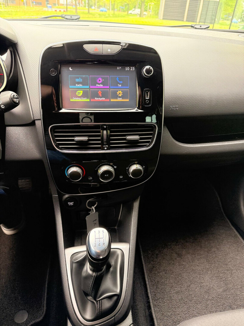 Renault-Clio-7