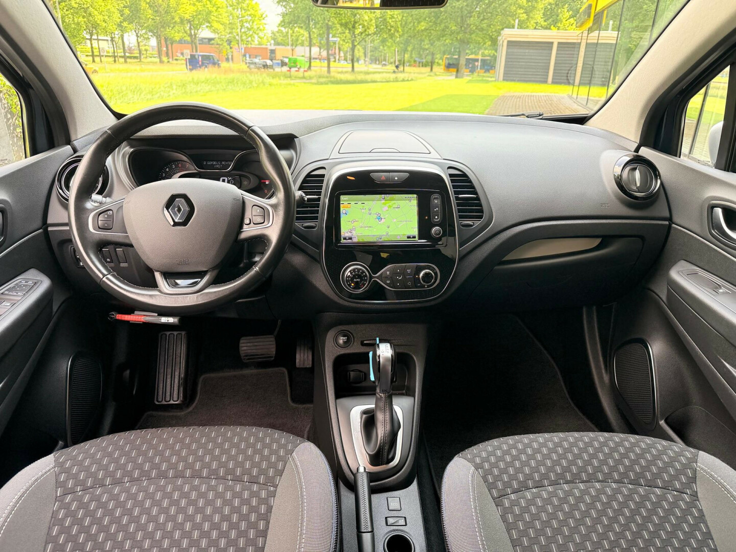 Renault-Captur-10