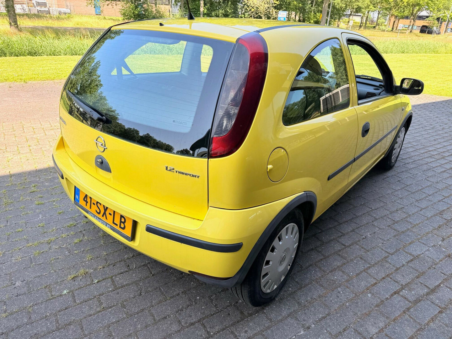 Opel-Corsa-12