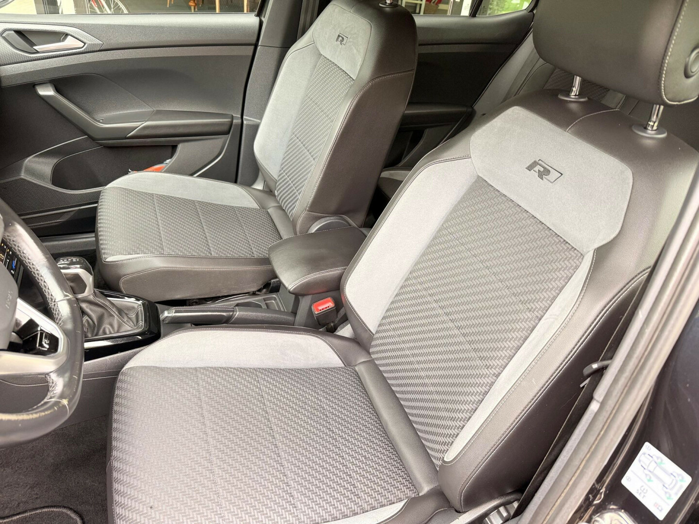 Volkswagen-T-Cross-4