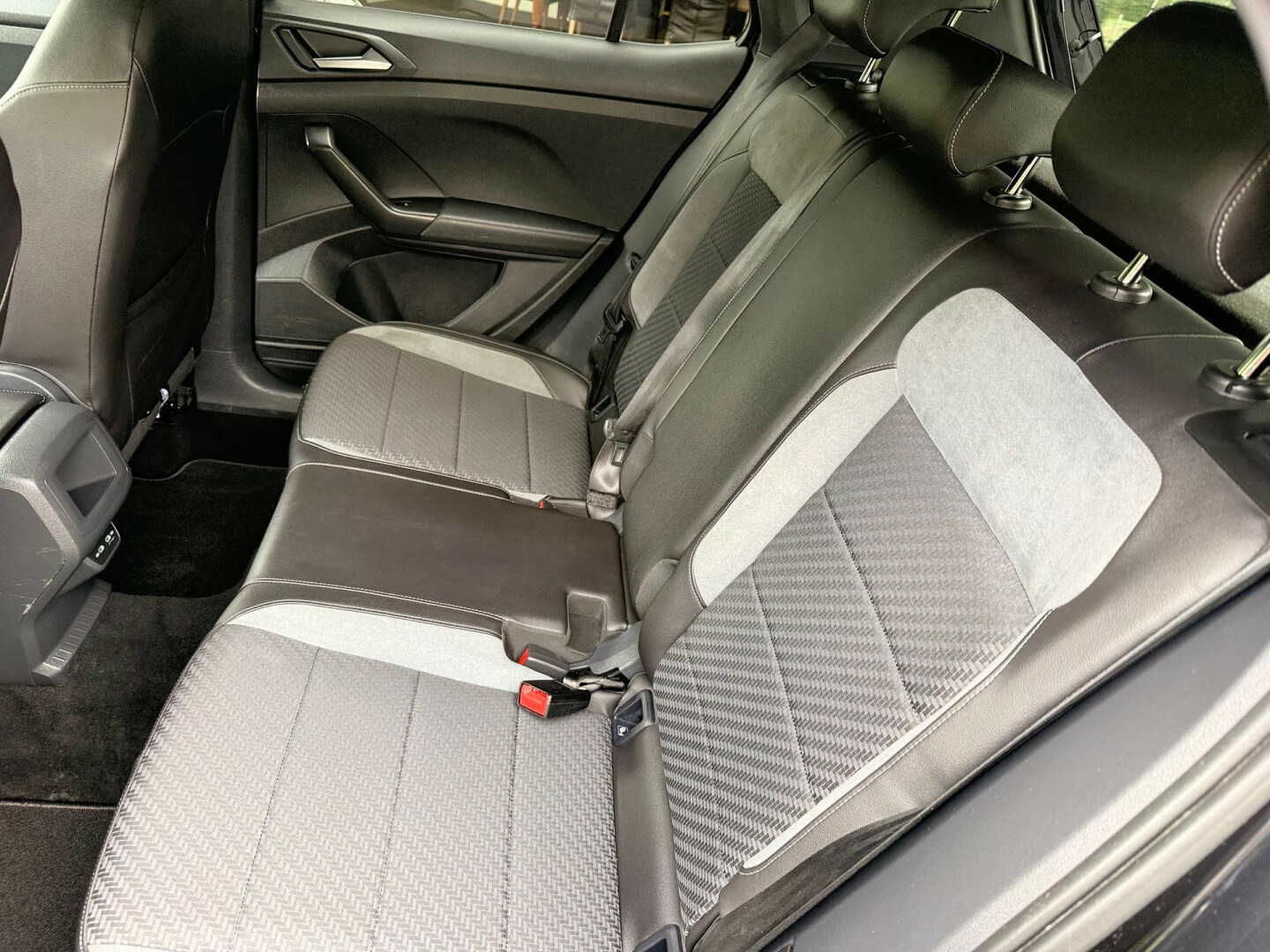 Volkswagen-T-Cross-8