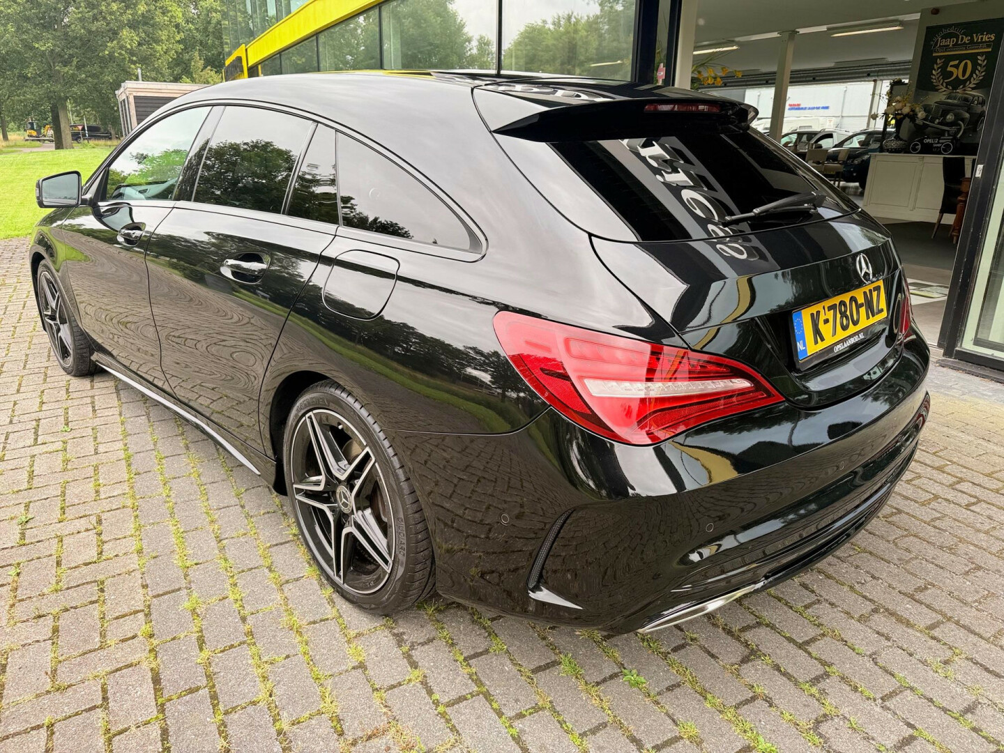Mercedes-Benz-CLA-Klasse-2