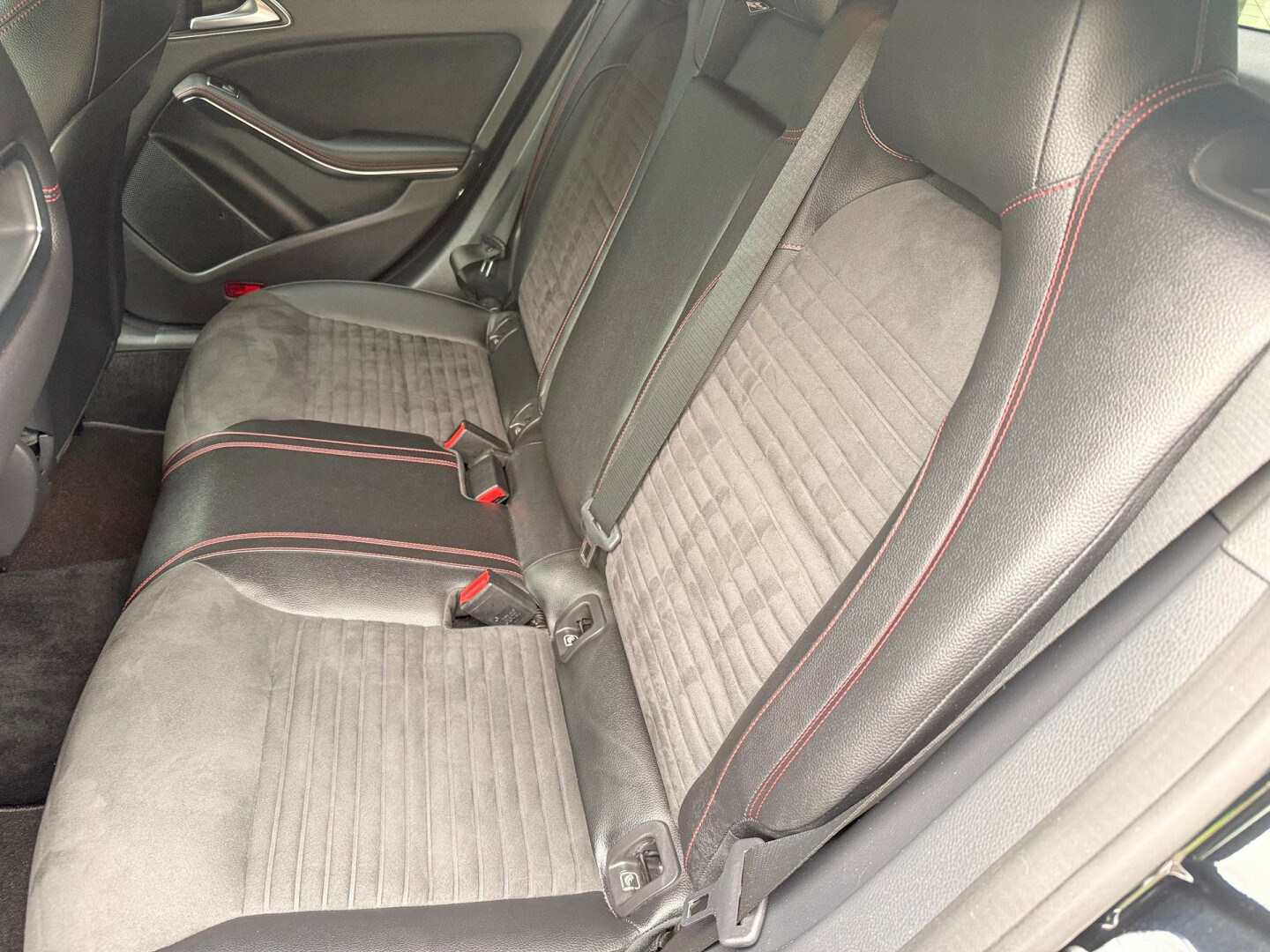 Mercedes-Benz-CLA-Klasse-9